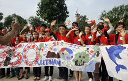 Viet Students Demand Climate Action