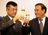 Gary Locke in Hangzhou