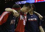 Yi Jianlian Injured