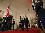 Obama Welcomes Singh