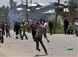 Kashmiri Muslims Battle India Police