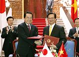Naoto Kan in Vietnam