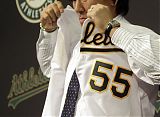 Hideki Matsui Signs with Oakland